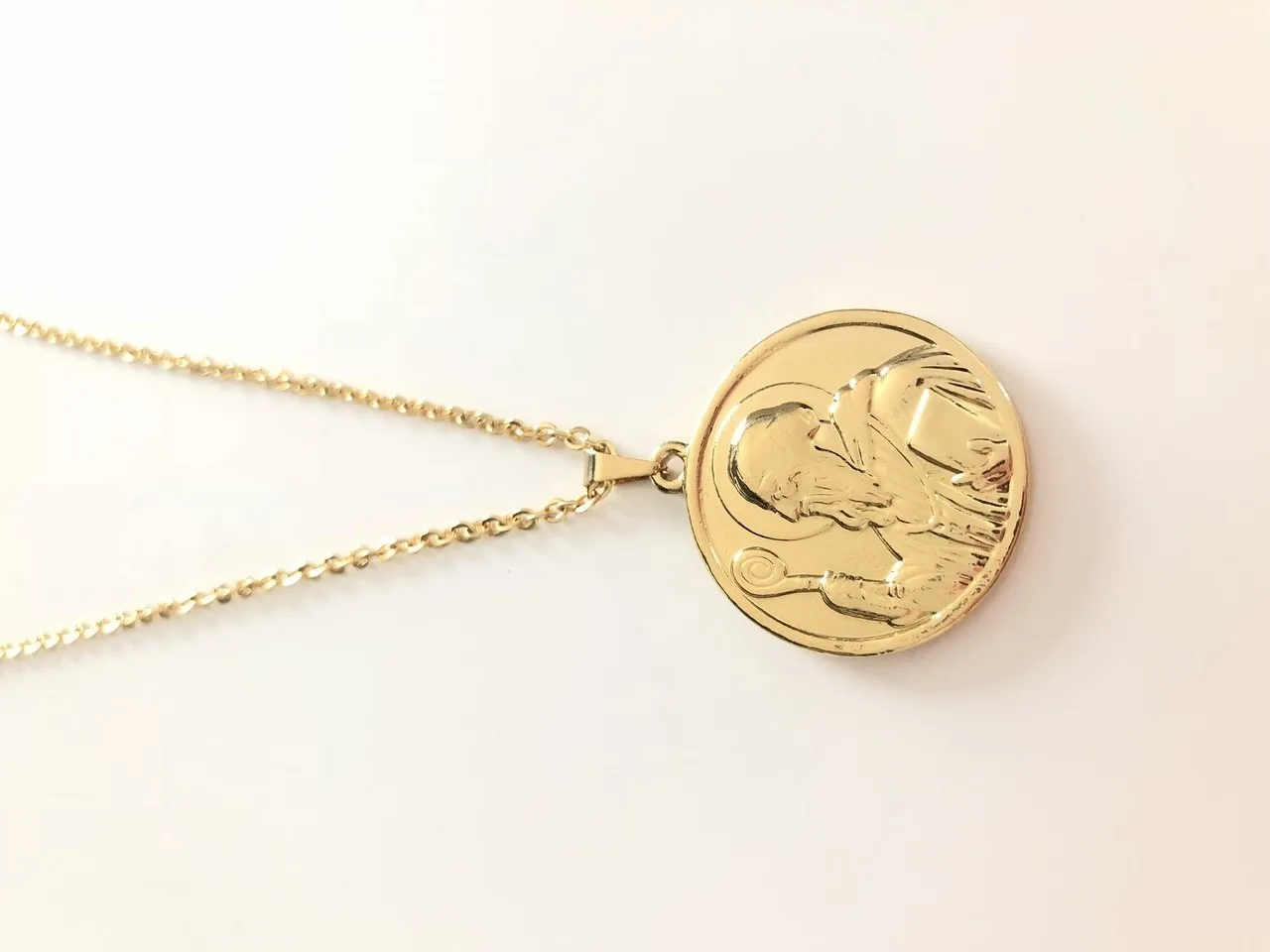 Round Saint Necklace- Elite