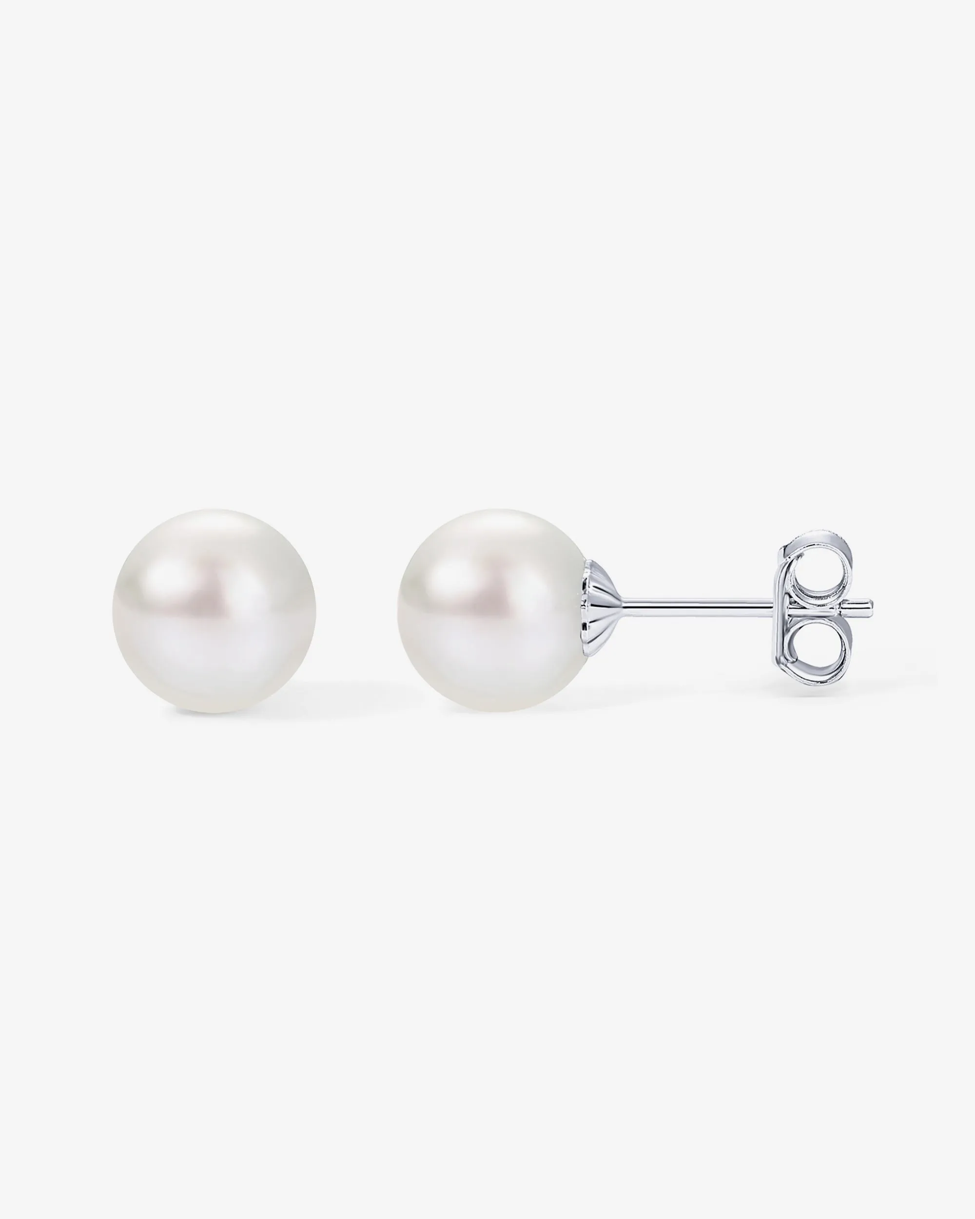 Round White Freshwater Cultured Pearl Earrings
