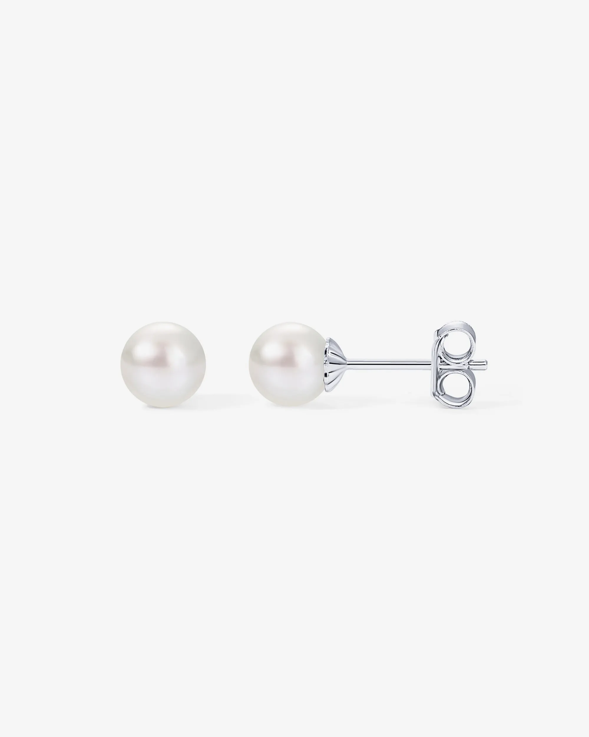 Round White Freshwater Cultured Pearl Earrings