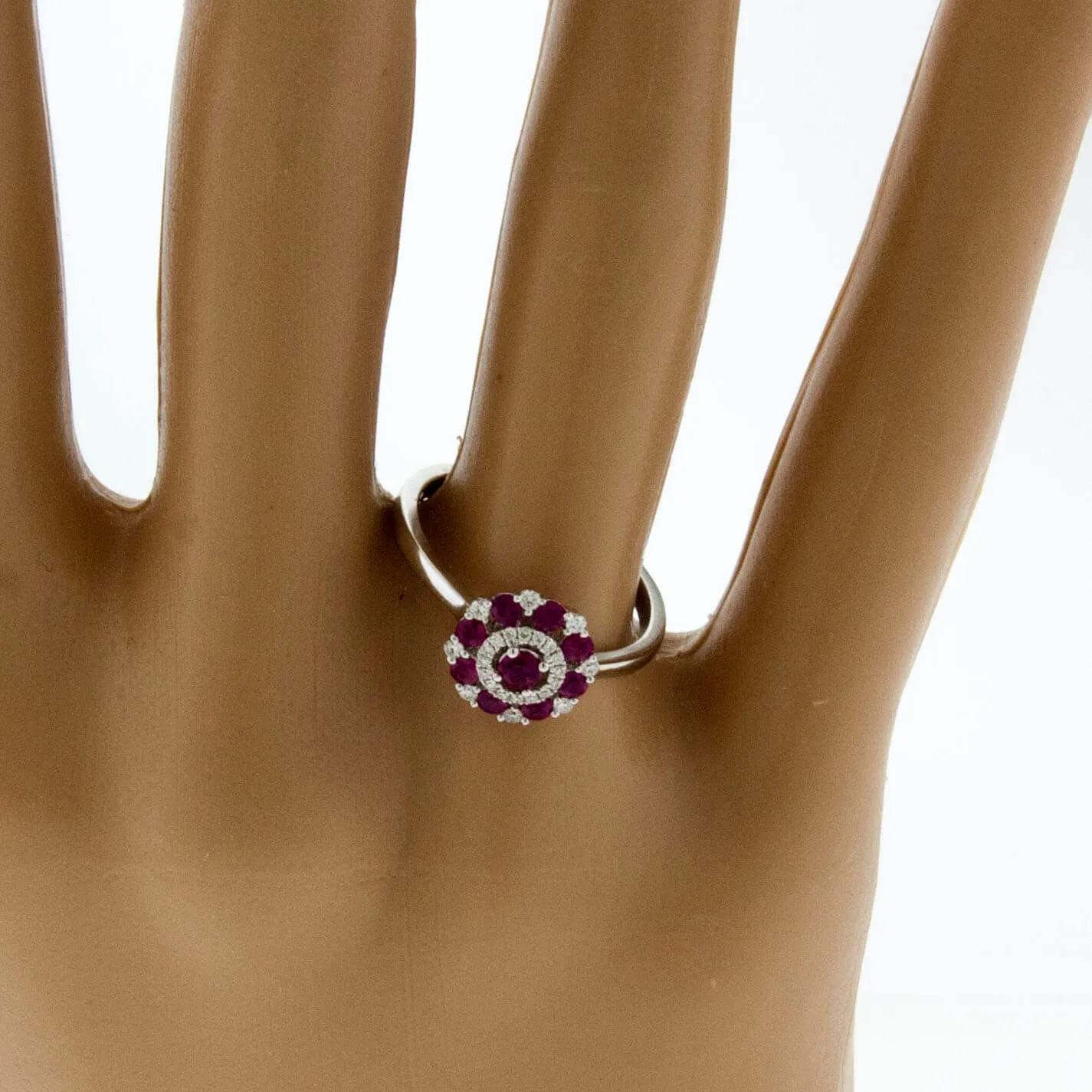 Ruby and Diamond Alternating Cluster Ring