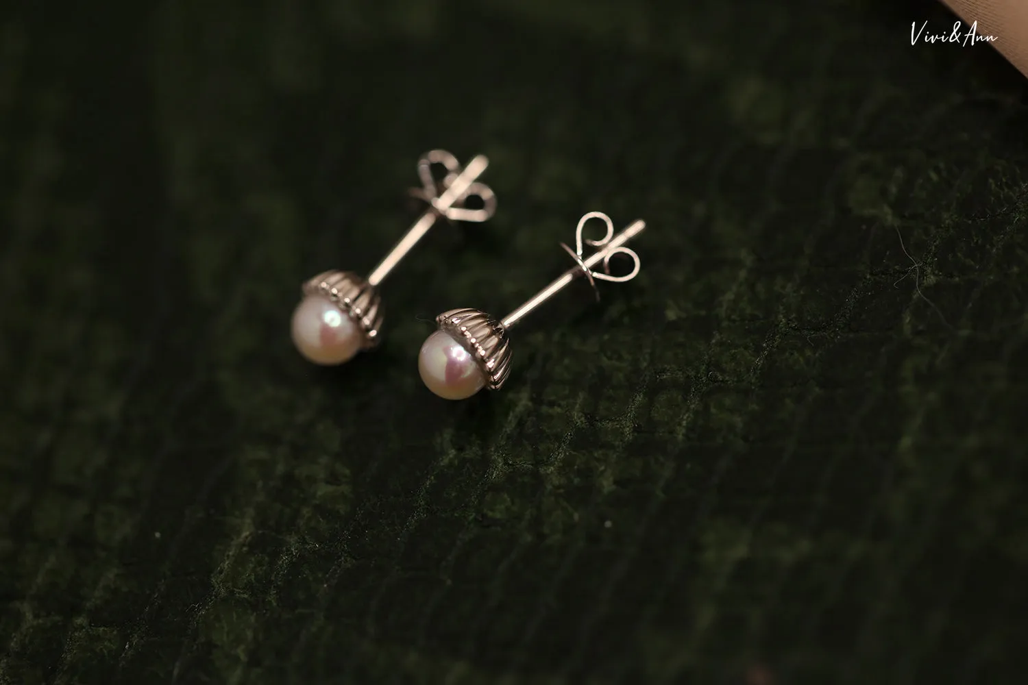 Signature Floral Akoya Pearl Stud Earrings 14K Gold