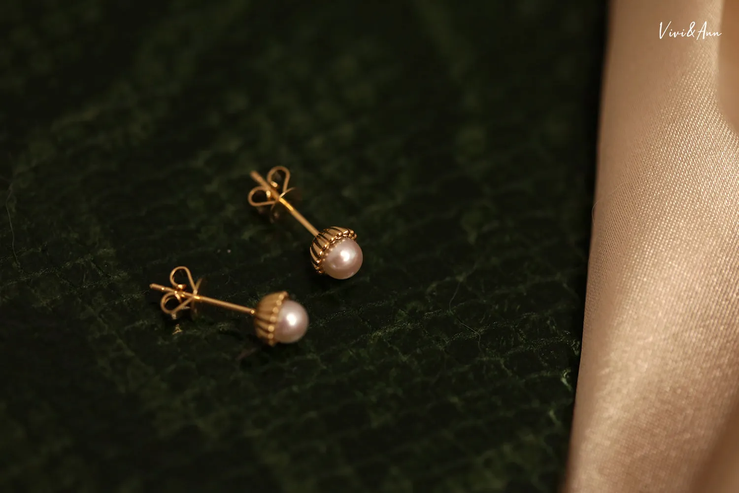 Signature Floral Akoya Pearl Stud Earrings 14K Gold