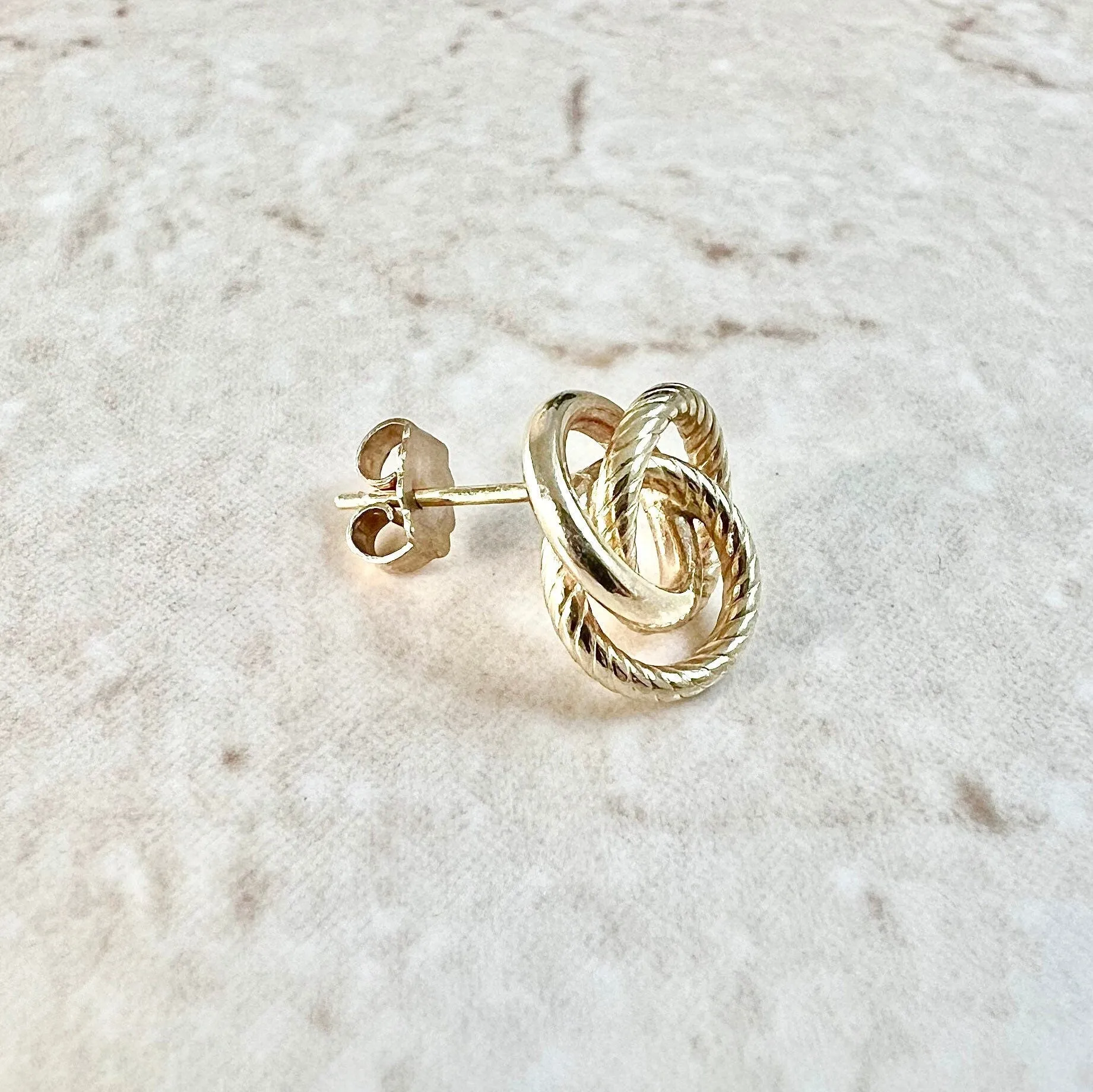 Single Vintage 14 Karat Yellow Gold Love Knot Stud Earring