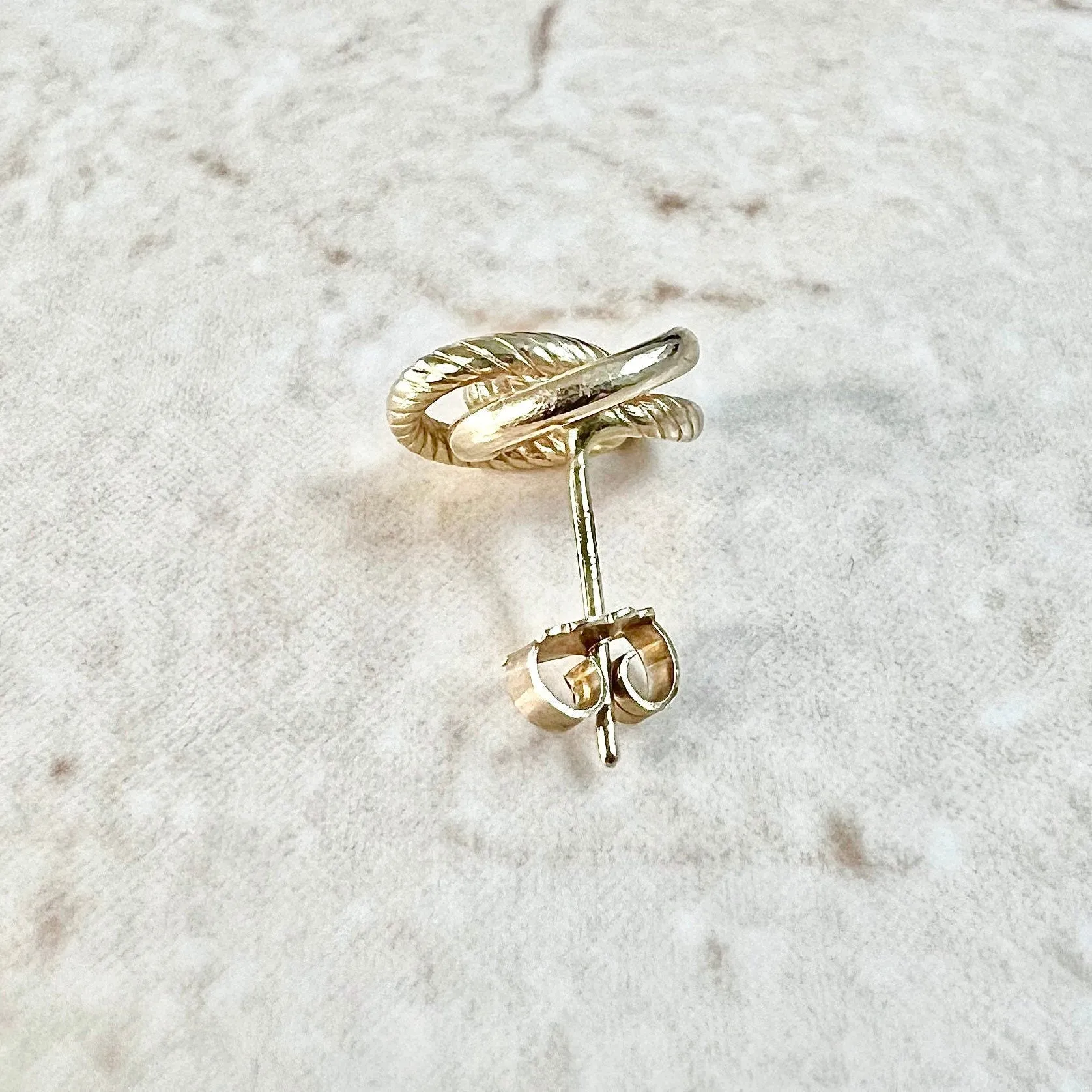 Single Vintage 14 Karat Yellow Gold Love Knot Stud Earring