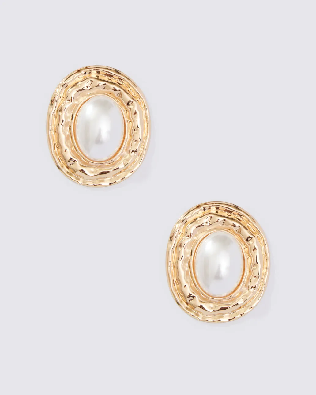 STUD EARRING