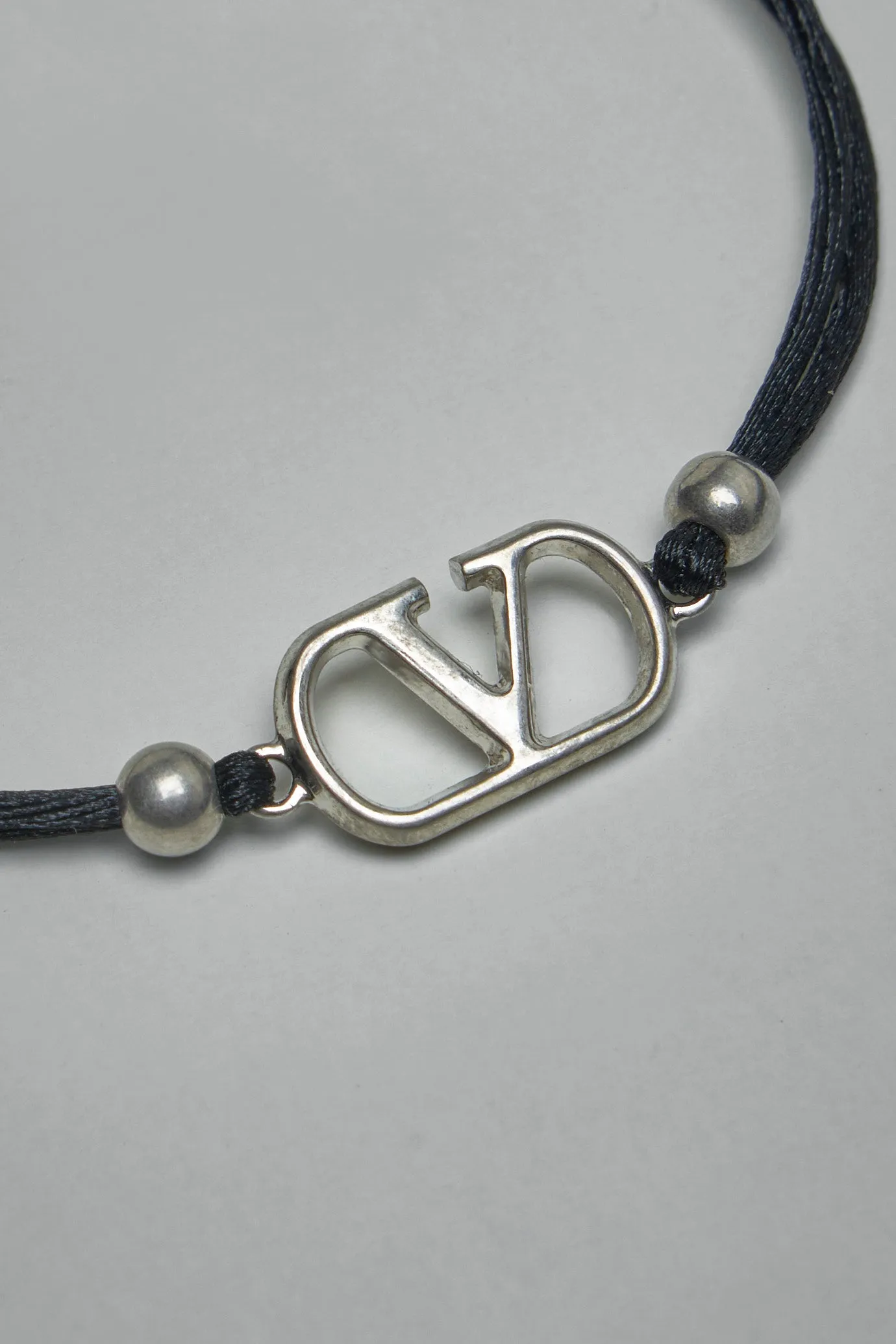 V-Logo Signature Cotton Bracelet black, silver