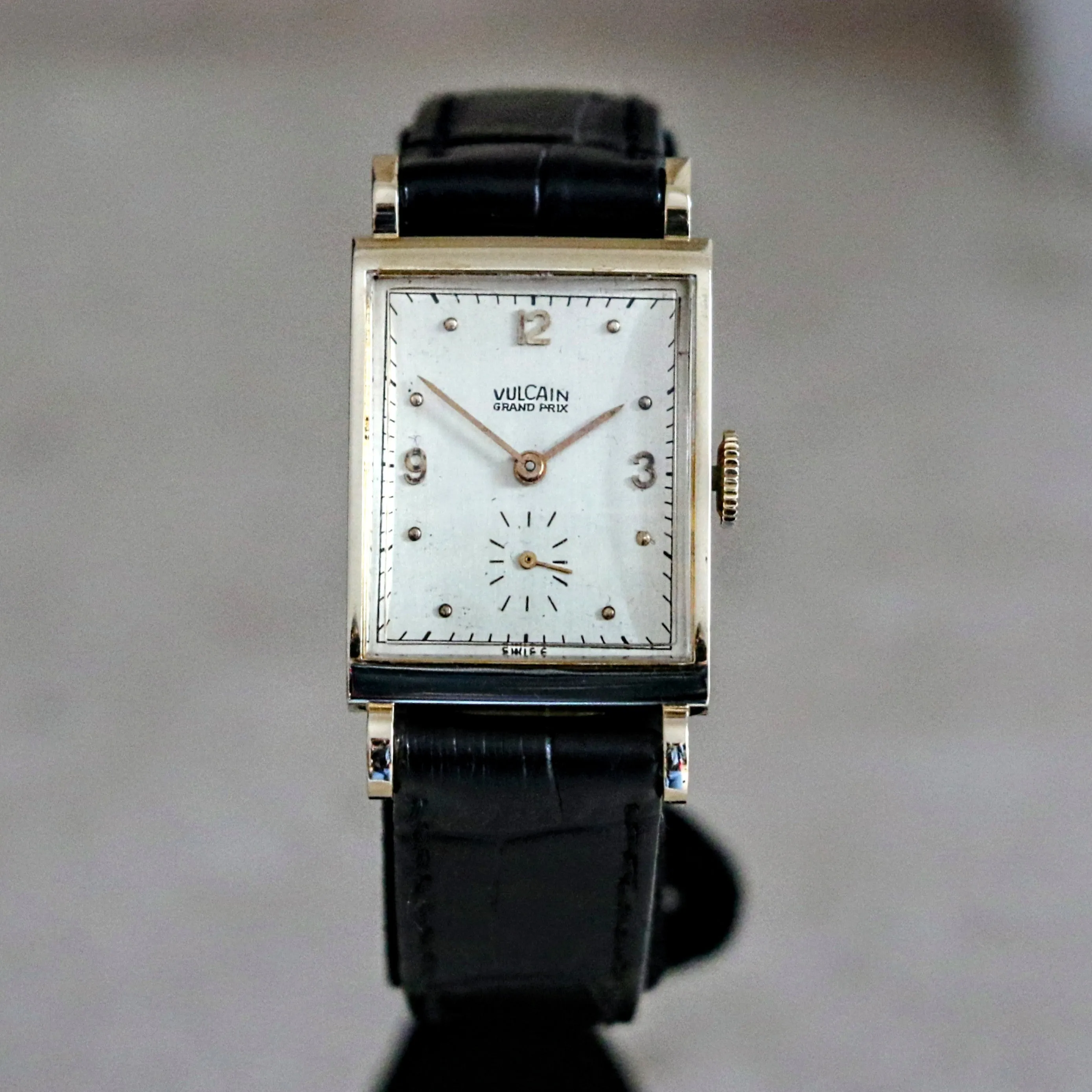 Vintage VULCAIN Wristwatch Swiss Stroboscopic Movement Caliber 708 17 Jewels Watch