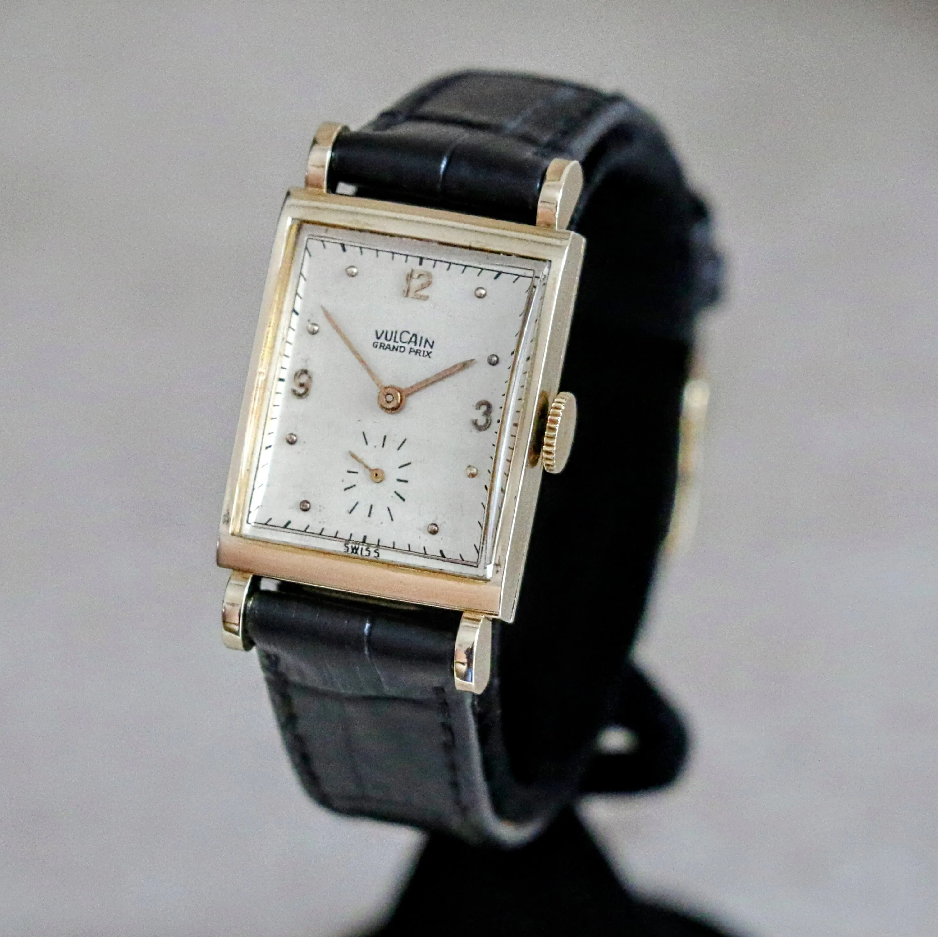 Vintage VULCAIN Wristwatch Swiss Stroboscopic Movement Caliber 708 17 Jewels Watch