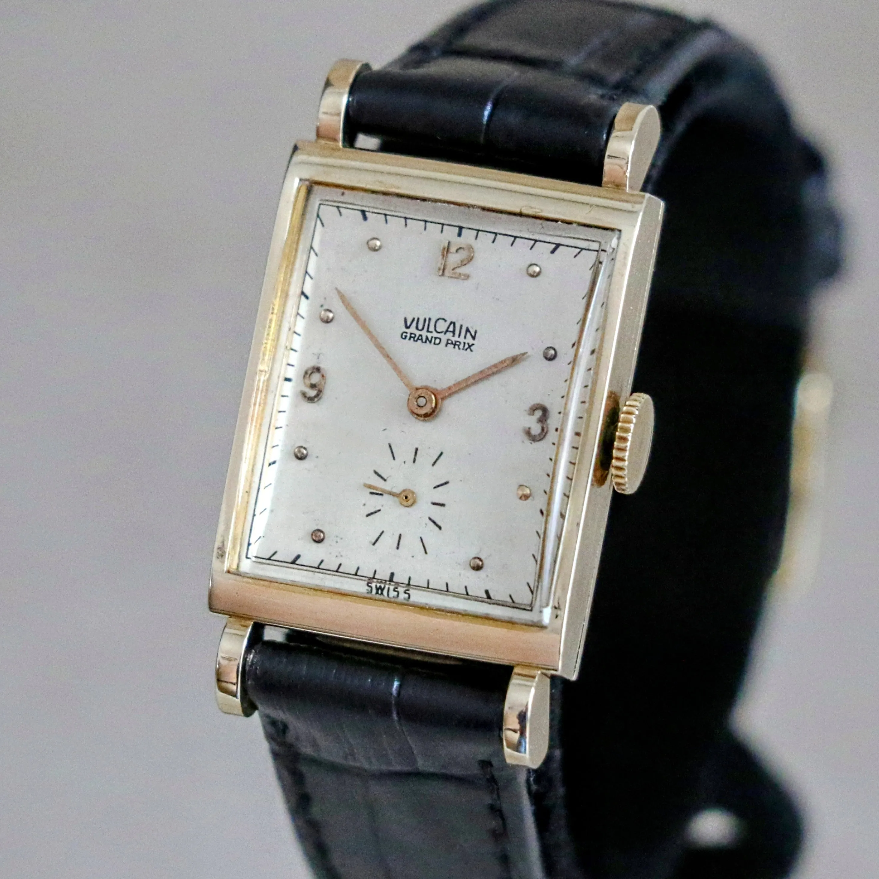 Vintage VULCAIN Wristwatch Swiss Stroboscopic Movement Caliber 708 17 Jewels Watch
