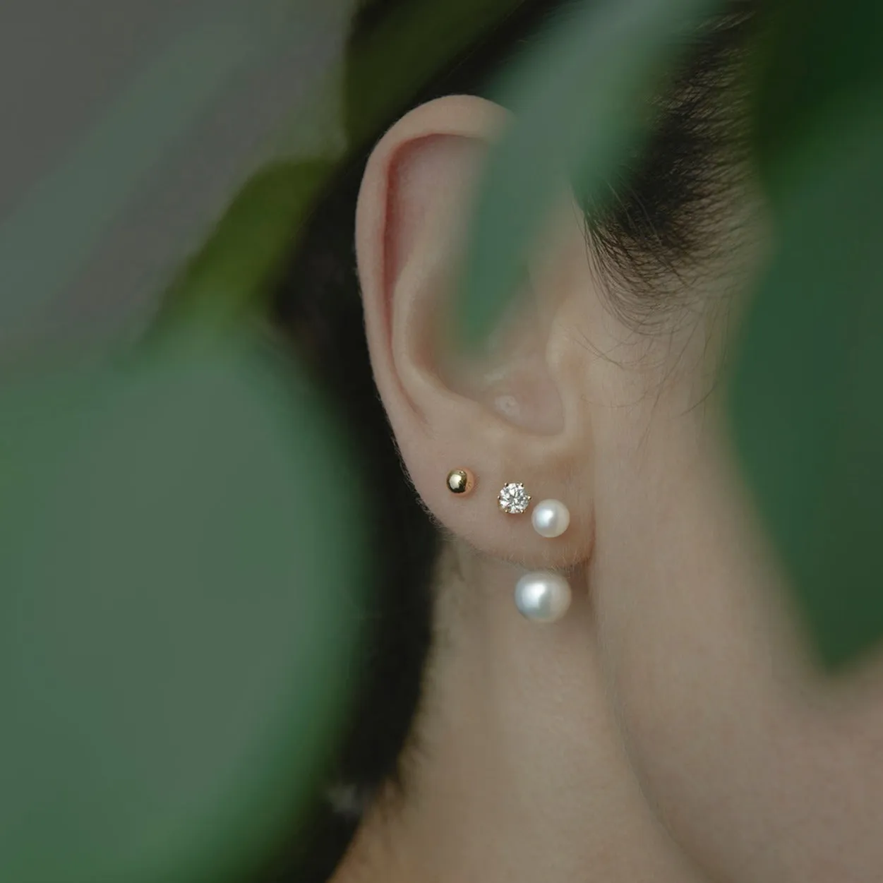 White Pearl Sister Studs | E7002P