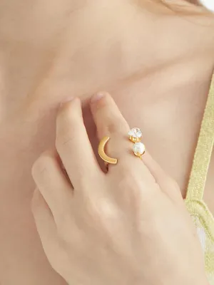 WHO'S SMILING NOW CRYSTAL PEARL RING